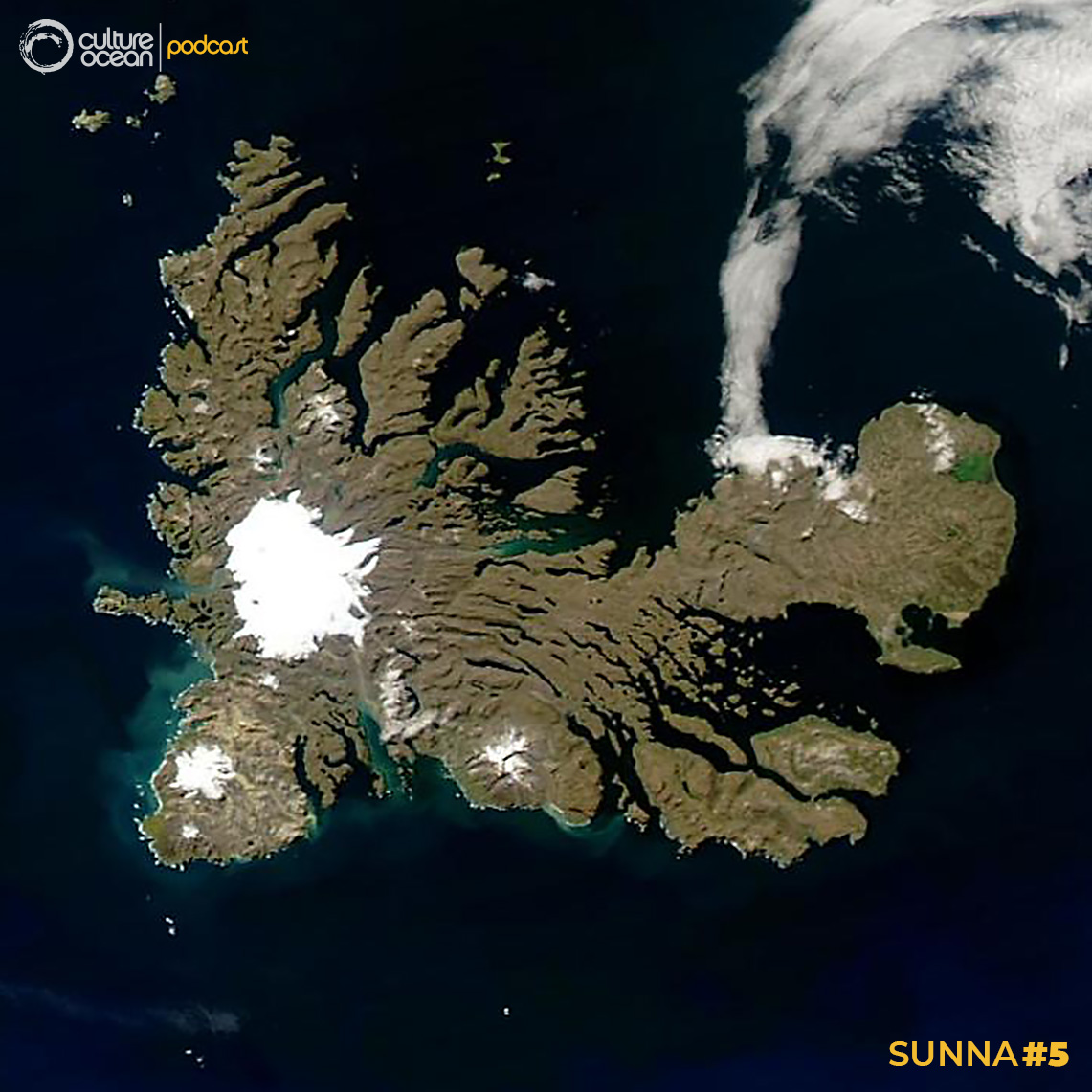 Sunna #5 - Au sud de l’Océan Indien, les îles Kerguelen vues du ciel. Photo : Domaine public (source : NASA).